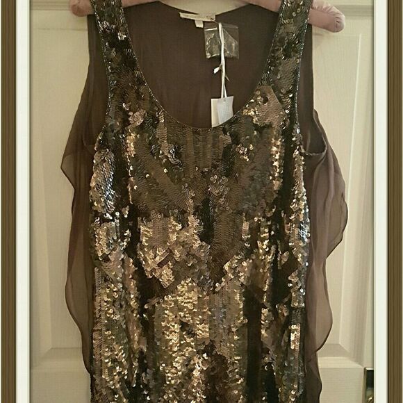 💥 GOLD HAWK SLEEVELESS DRESSY TOP💥 - Picture 1 of 7